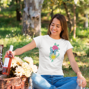 Camiseta bordada Borboleta e Flores